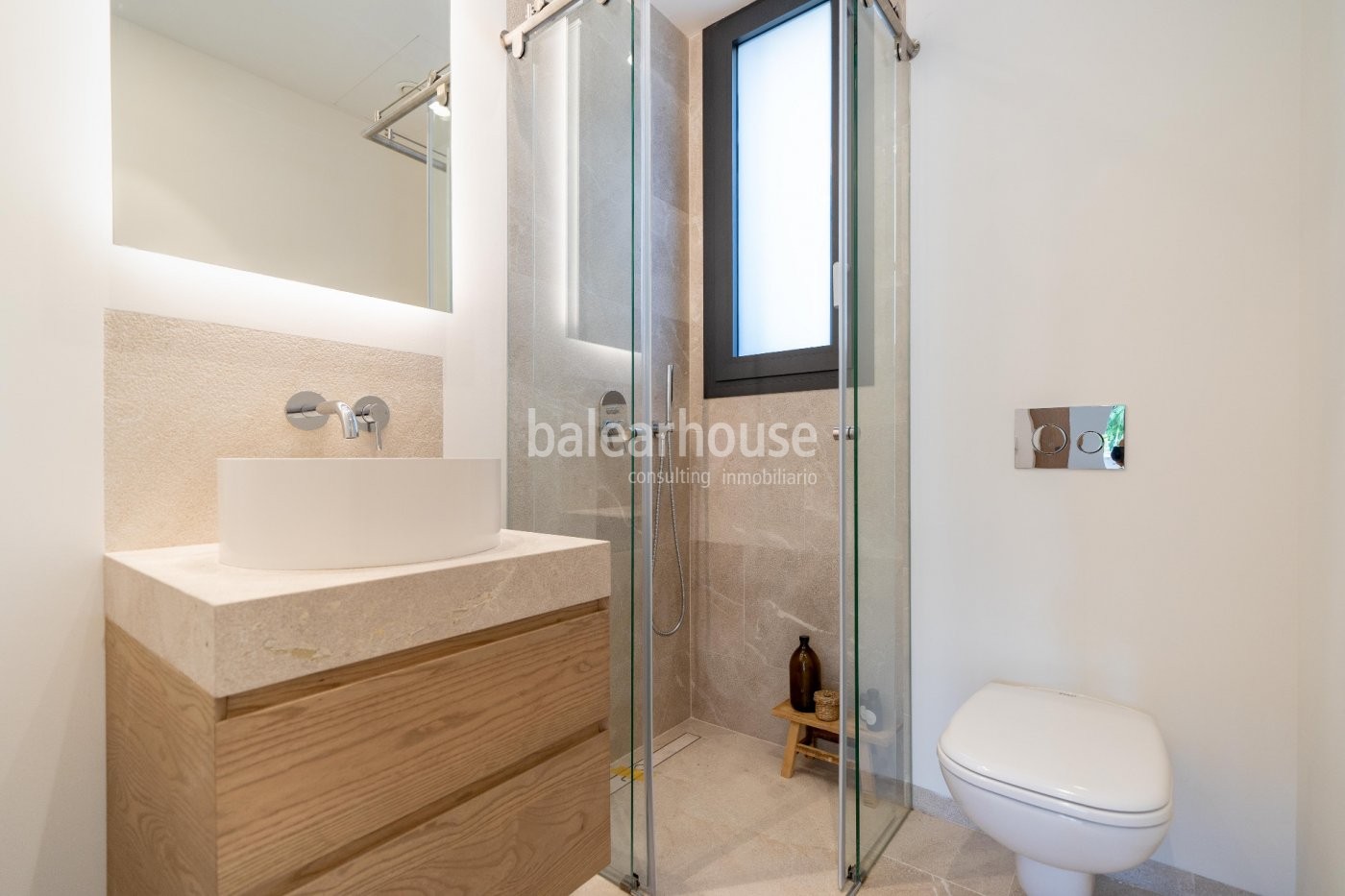 Modern newly built ground floor apartment in Palma with large outdoor garden and terraces