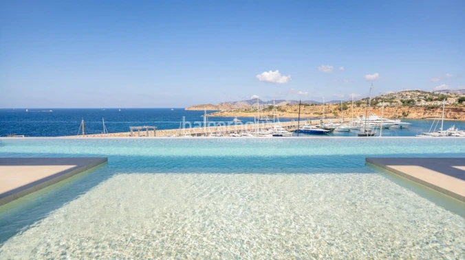 Sensational newly built villa in Port Adriano, which stretches out like a great lookout to the sea