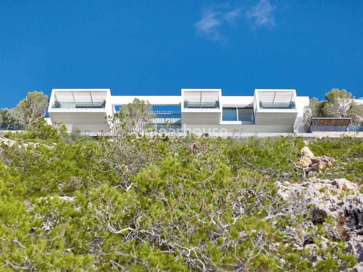 EXCLUSIVE. Spectacular seafront villa in Port Adriano; luxury and design at the highest level.