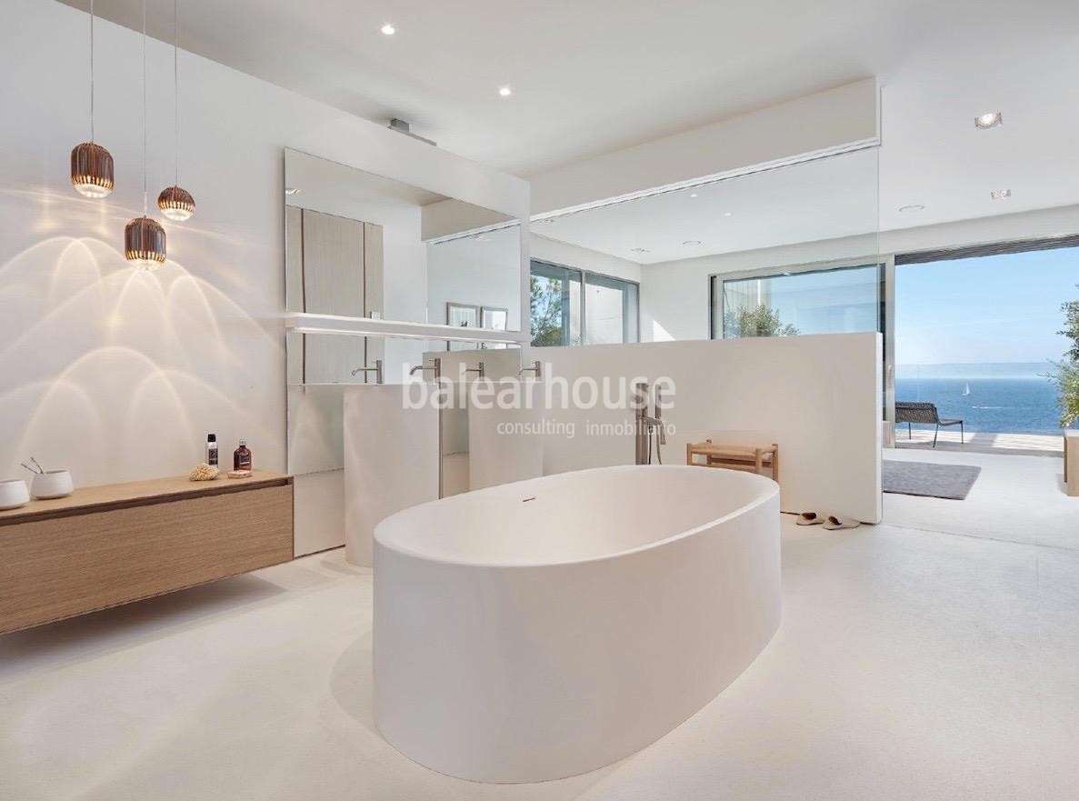 EXCLUSIVE. Spectacular seafront villa in Port Adriano; luxury and design at the highest level.