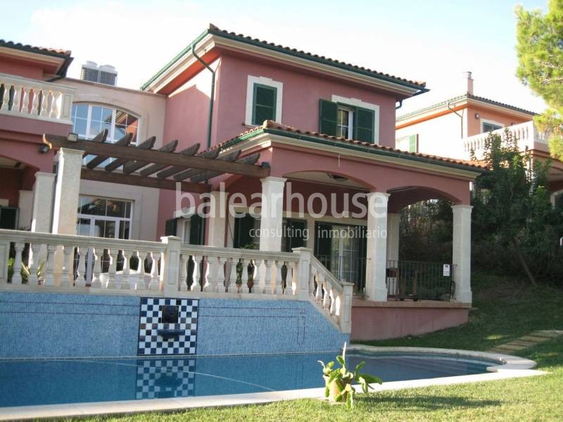 SCHÖNE FAMILIENVILLA MIT GARTEN UND MEERBLICK IN CALA VINYAS