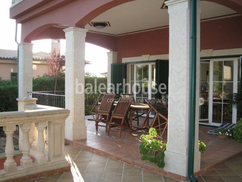 SCHÖNE FAMILIENVILLA MIT GARTEN UND MEERBLICK IN CALA VINYAS