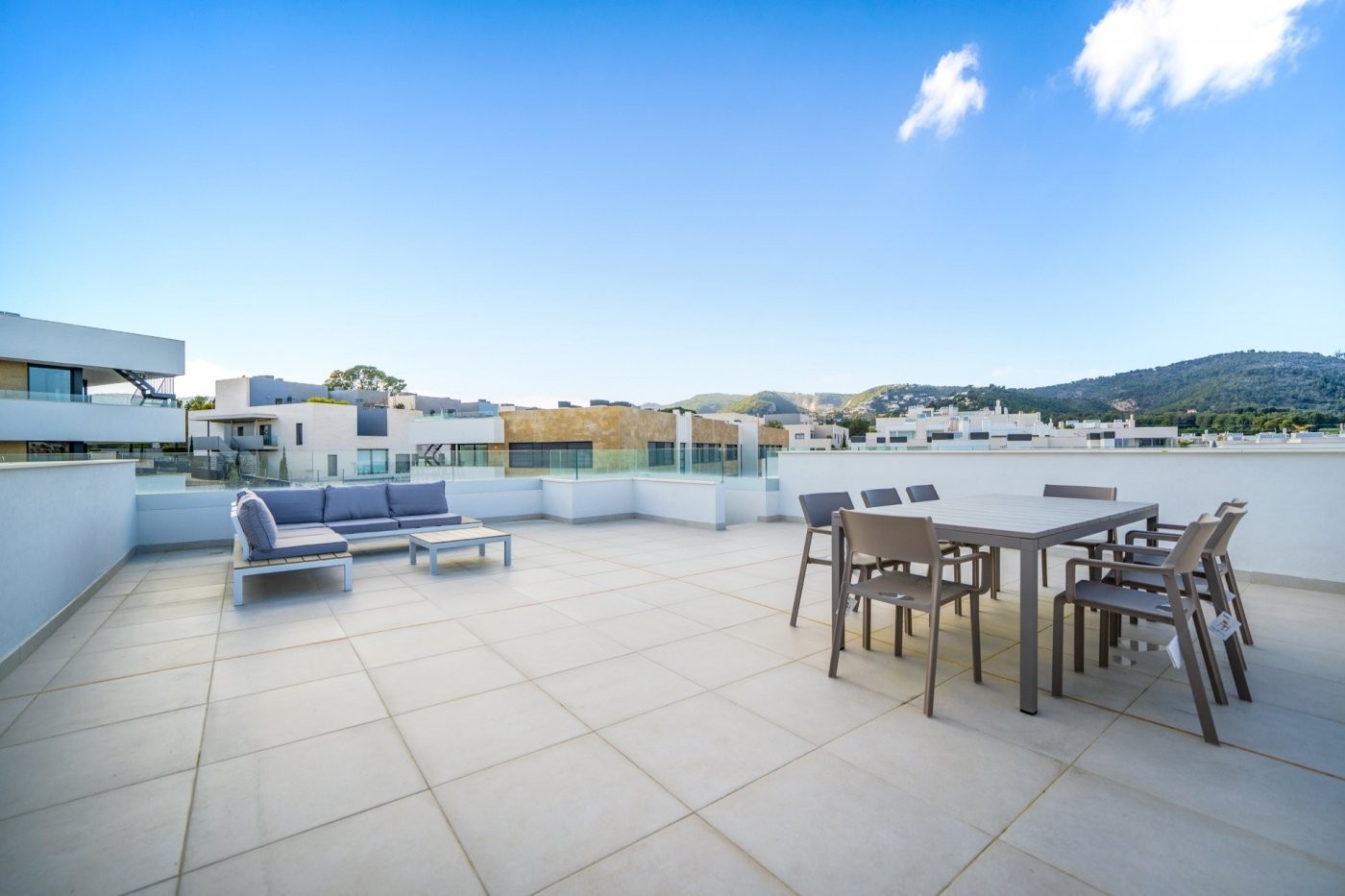 Fantastic penthouse with private solarium in a well-kept complex close to the golf course in Palma