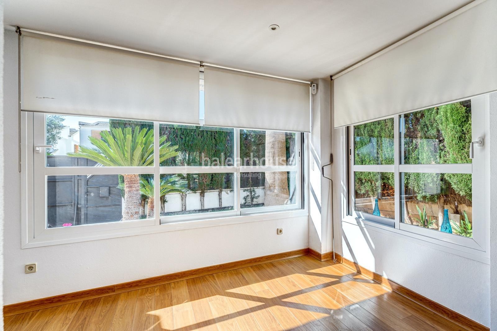 Excellent south facing house with terraces and garden in the green area of Sa Teulera in Palma.