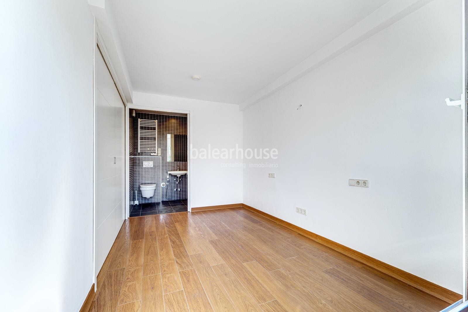 Excellent south facing house with terraces and garden in the green area of Sa Teulera in Palma.