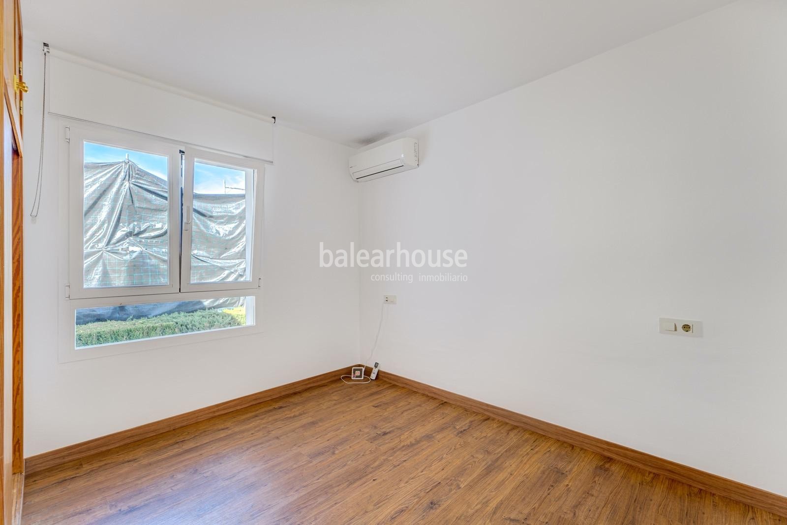 Excellent south facing house with terraces and garden in the green area of Sa Teulera in Palma.