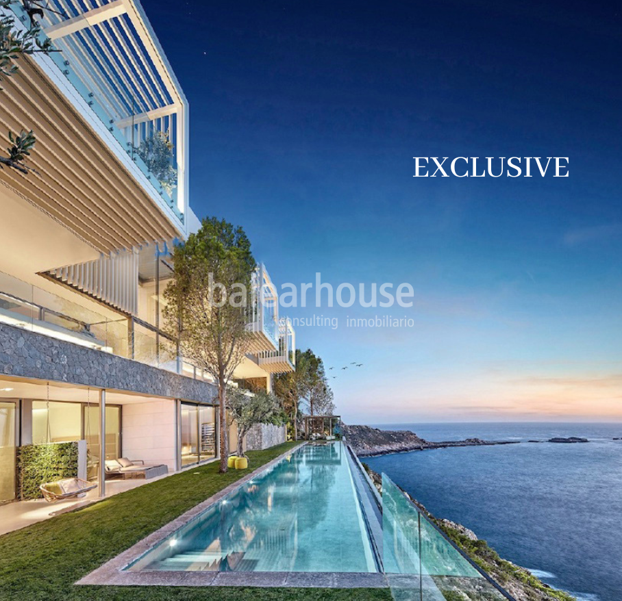 EXCLUSIVA. Espectacular villa frente al mar en Port Adriano; lujo y diseño en su máximo nivel.