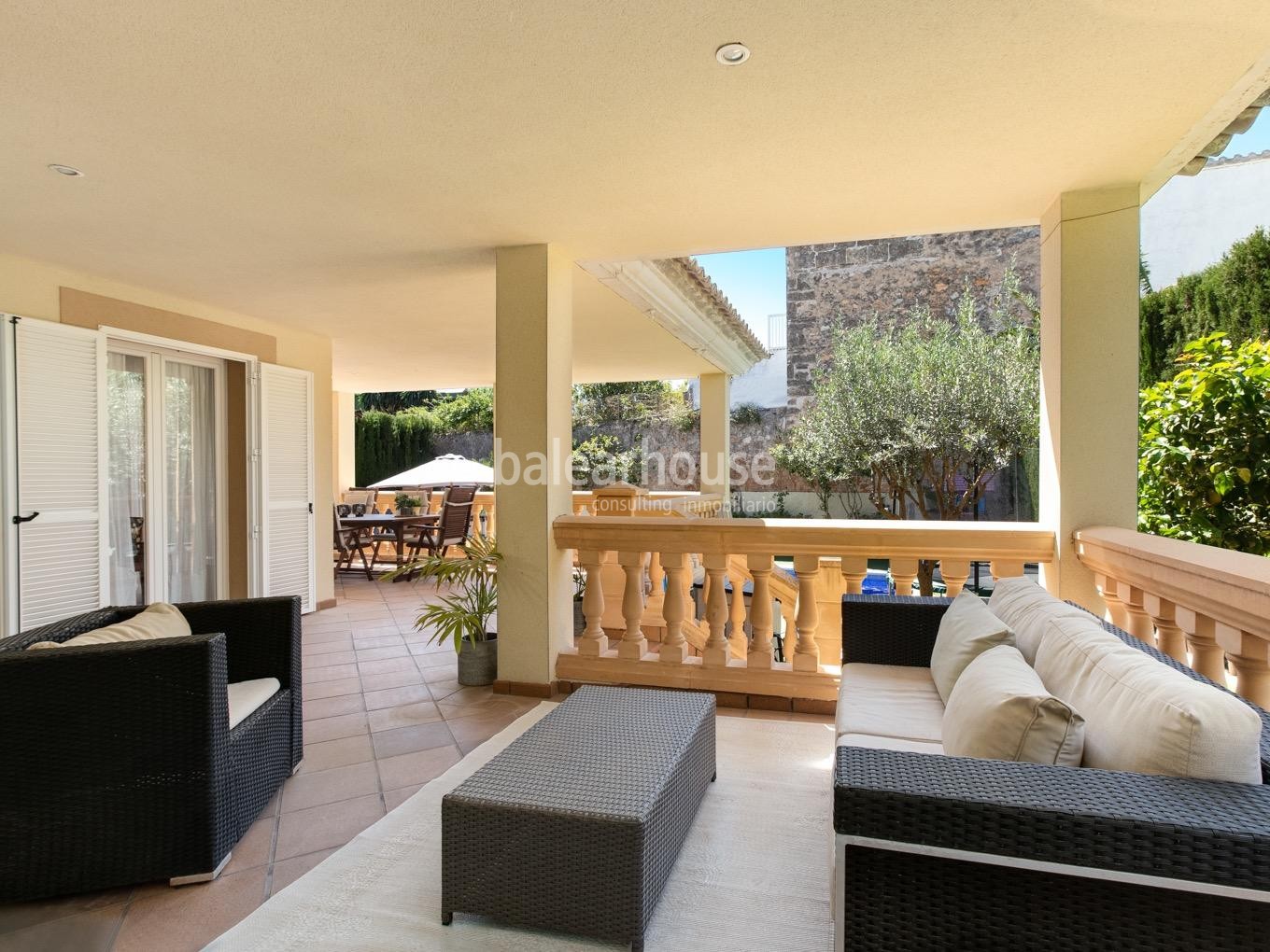 Excellent villa with sunny terraces and private pool situated in a green area close to Son Vida.