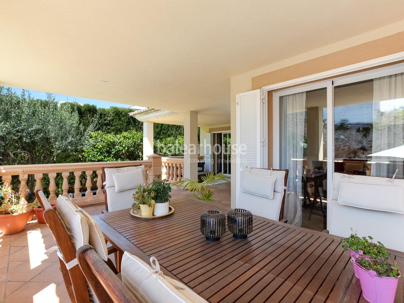 Excellent villa with sunny terraces and private pool situated in a green area close to Son Vida.