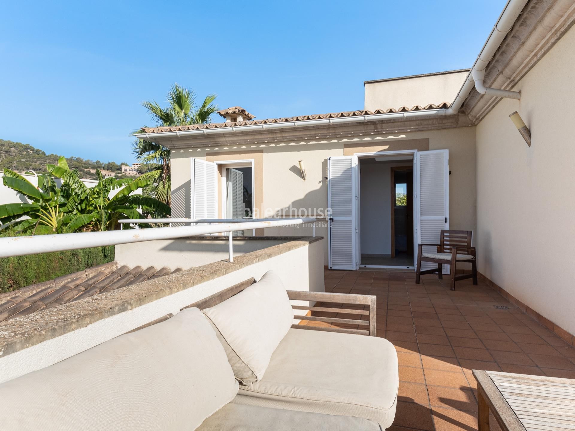 Ausgezeichnete Villa mit sonnigen Terrassen und privatem Schwimmbad in der Nähe von Son Vida.