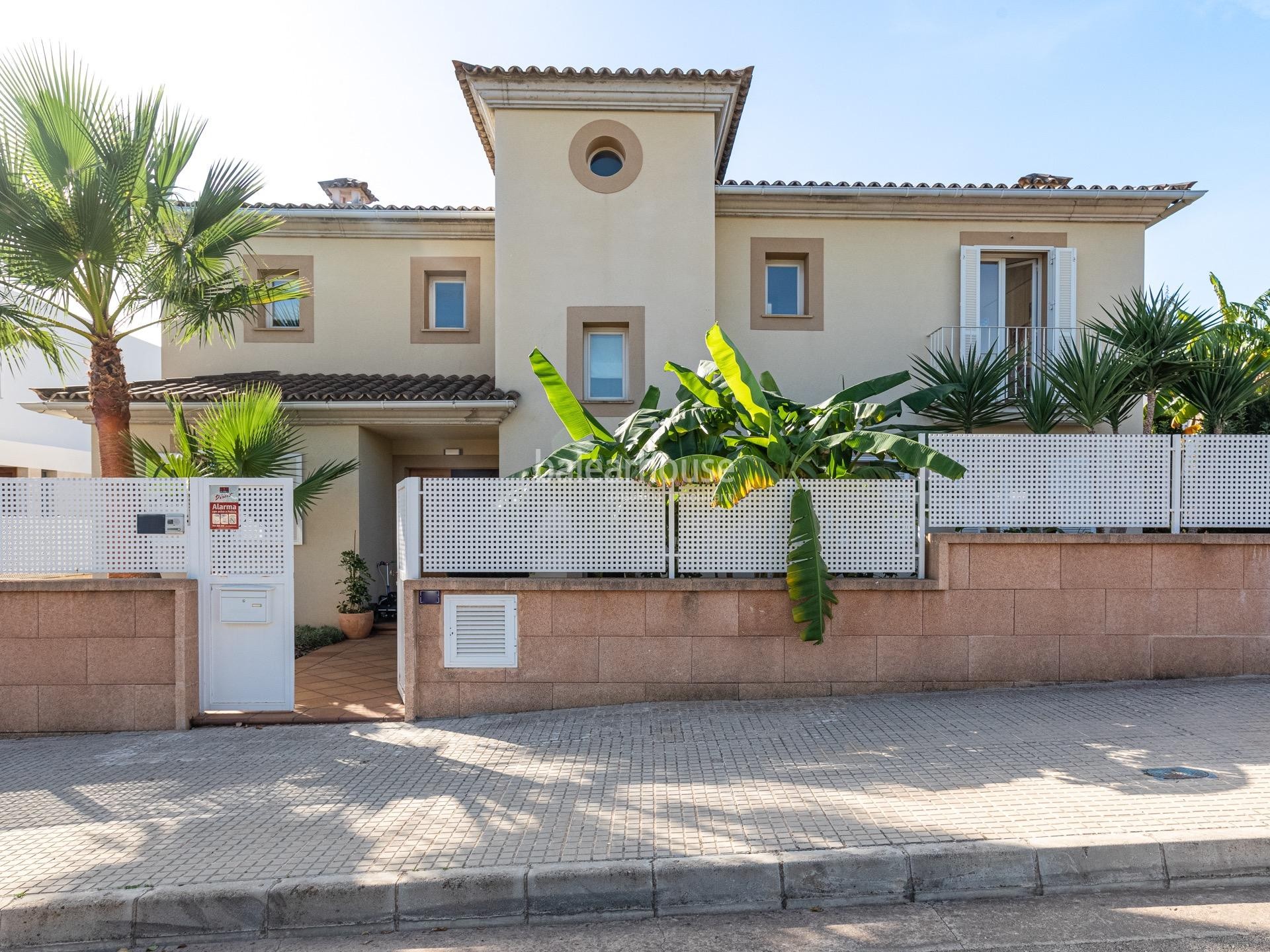 Excellent villa with sunny terraces and private pool situated in a green area close to Son Vida.