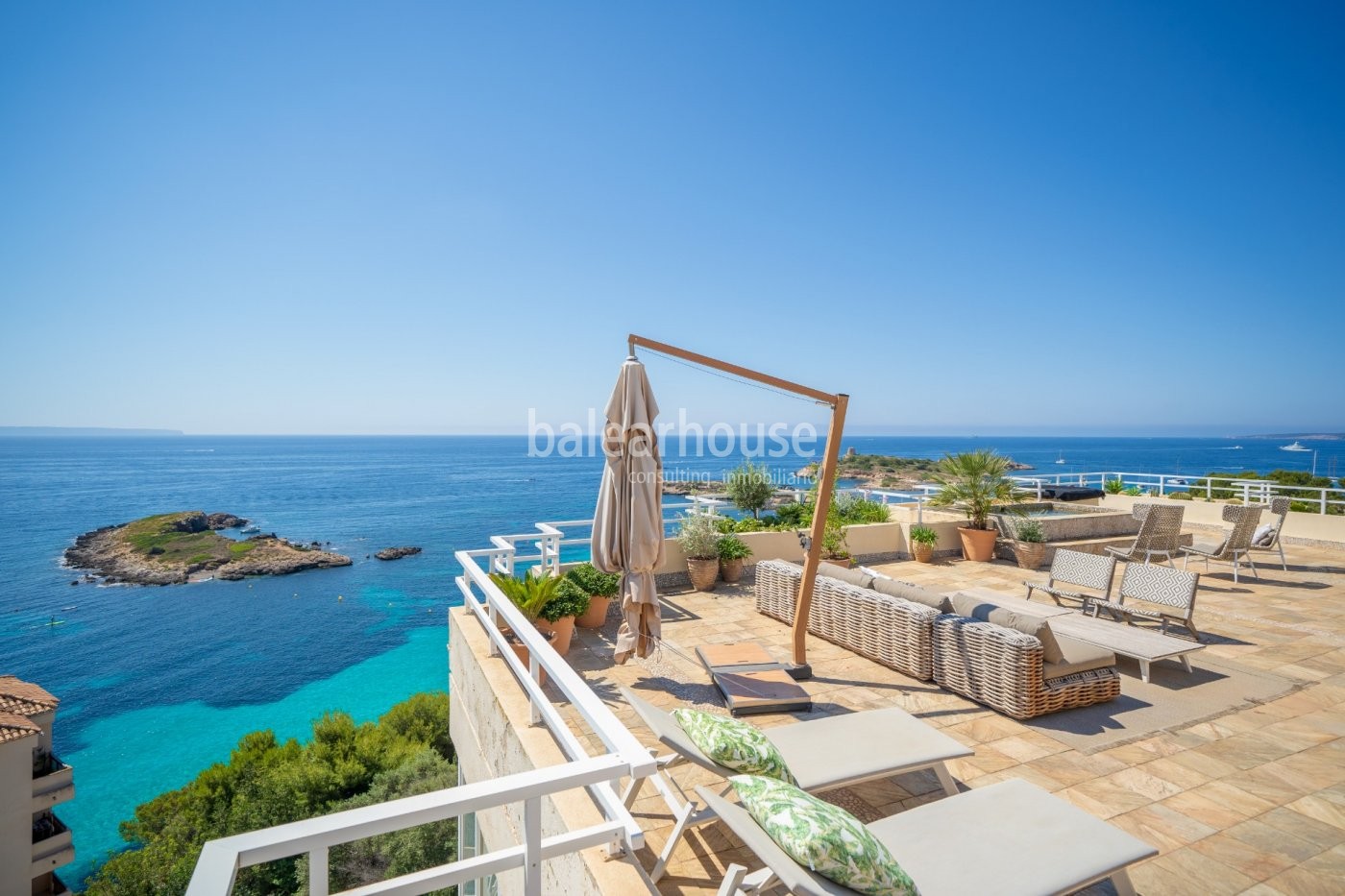 Espectacular ático con terraza y piscina en Illetas con vistas impresionantes al mar