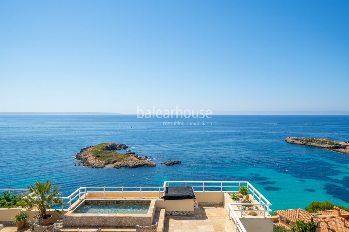 Spectacular penthouse with terrace and pool in Illetas with stunning sea views