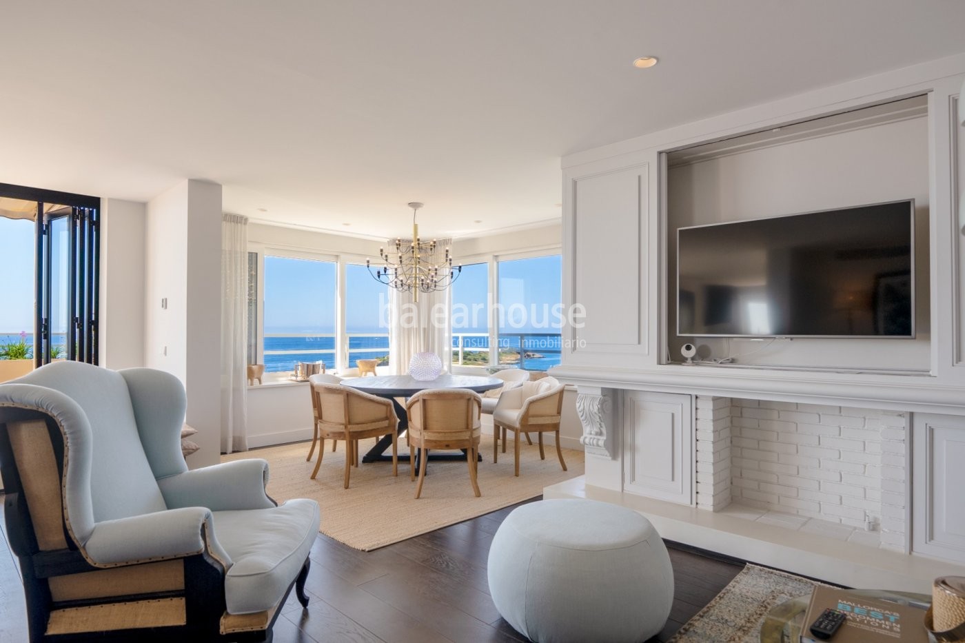 Spectacular penthouse with terrace and pool in Illetas with stunning sea views