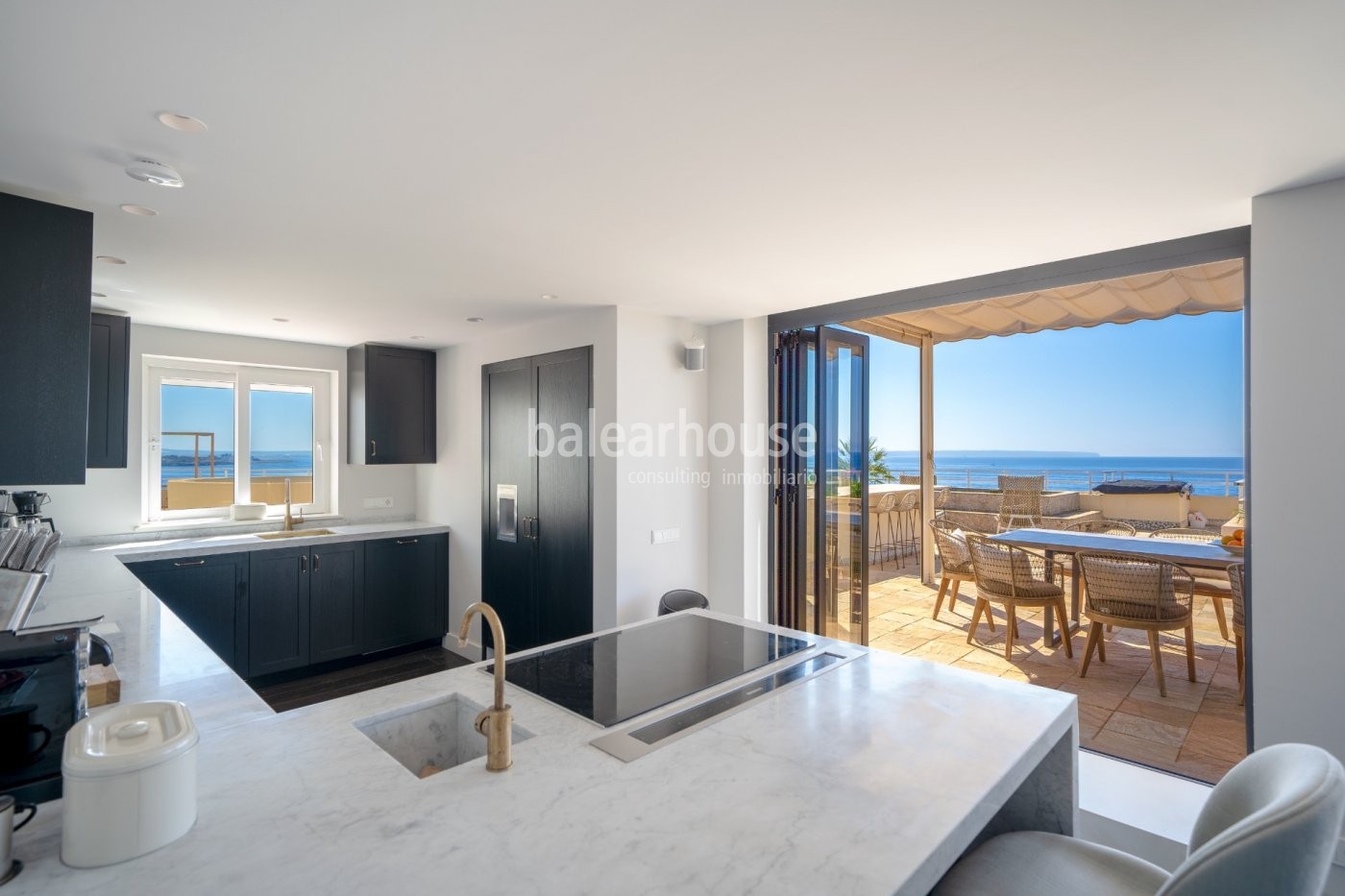 Spectacular penthouse with terrace and pool in Illetas with stunning sea views
