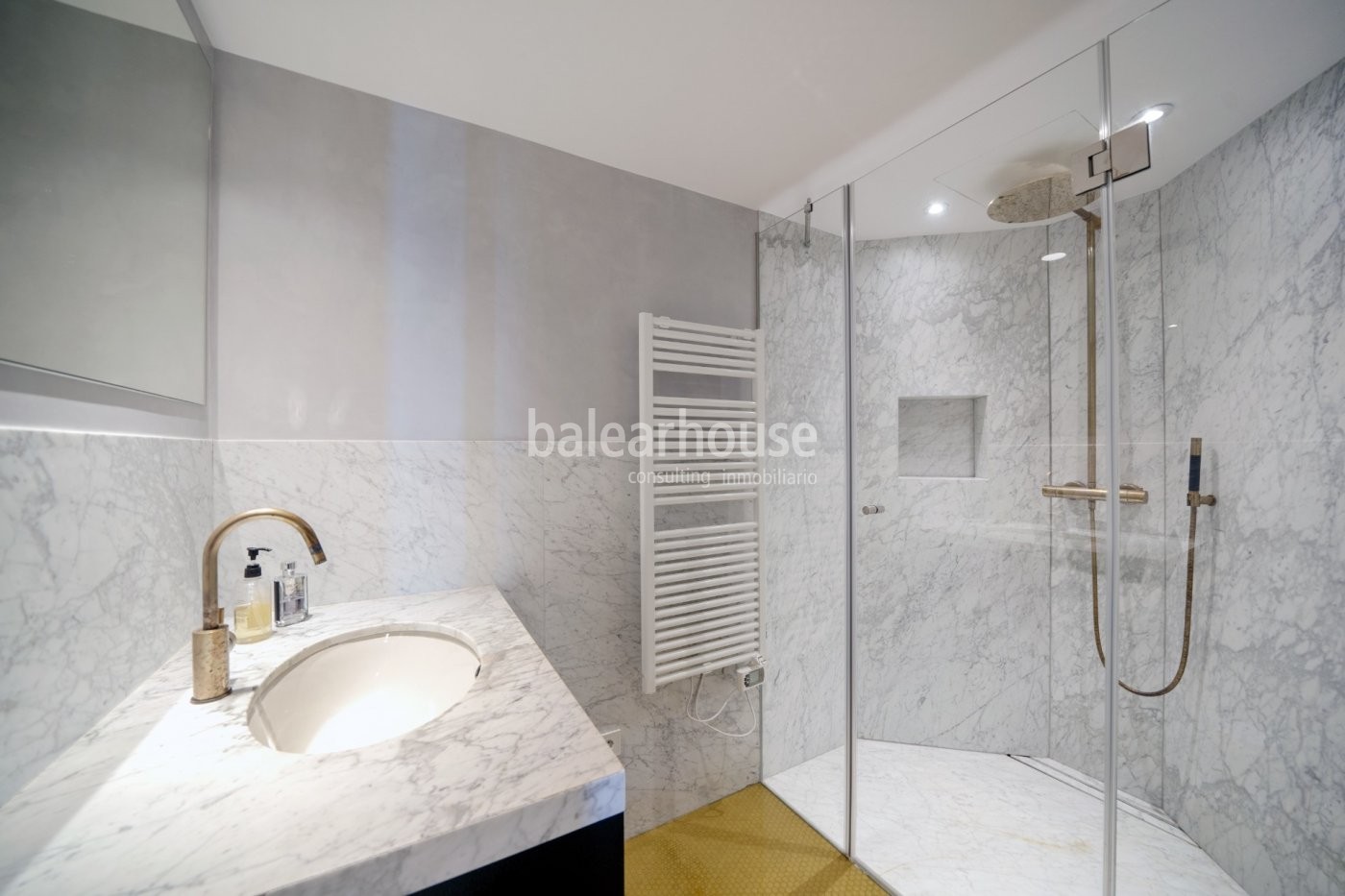 Spectacular penthouse with terrace and pool in Illetas with stunning sea views