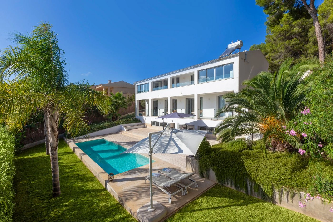 Ausgezeichnete Renovierung dieser Villa in Costa d'en Blanes mit Schwimmbad, Garten und schönem Meer