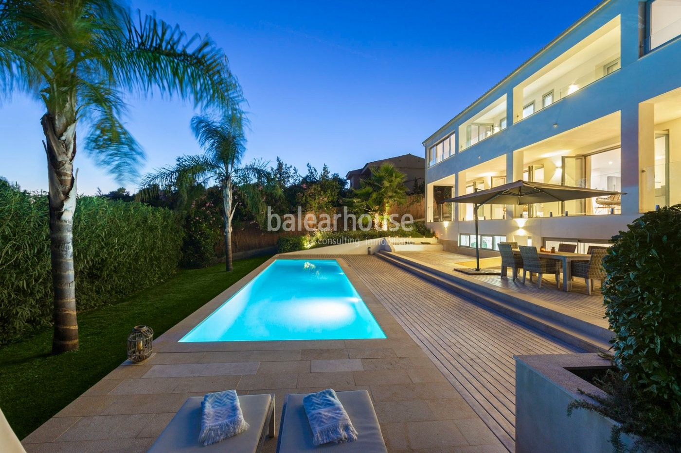 Excellent refurbishment of this villa in Costa d'en Blanes with swimming pool, garden and beautiful