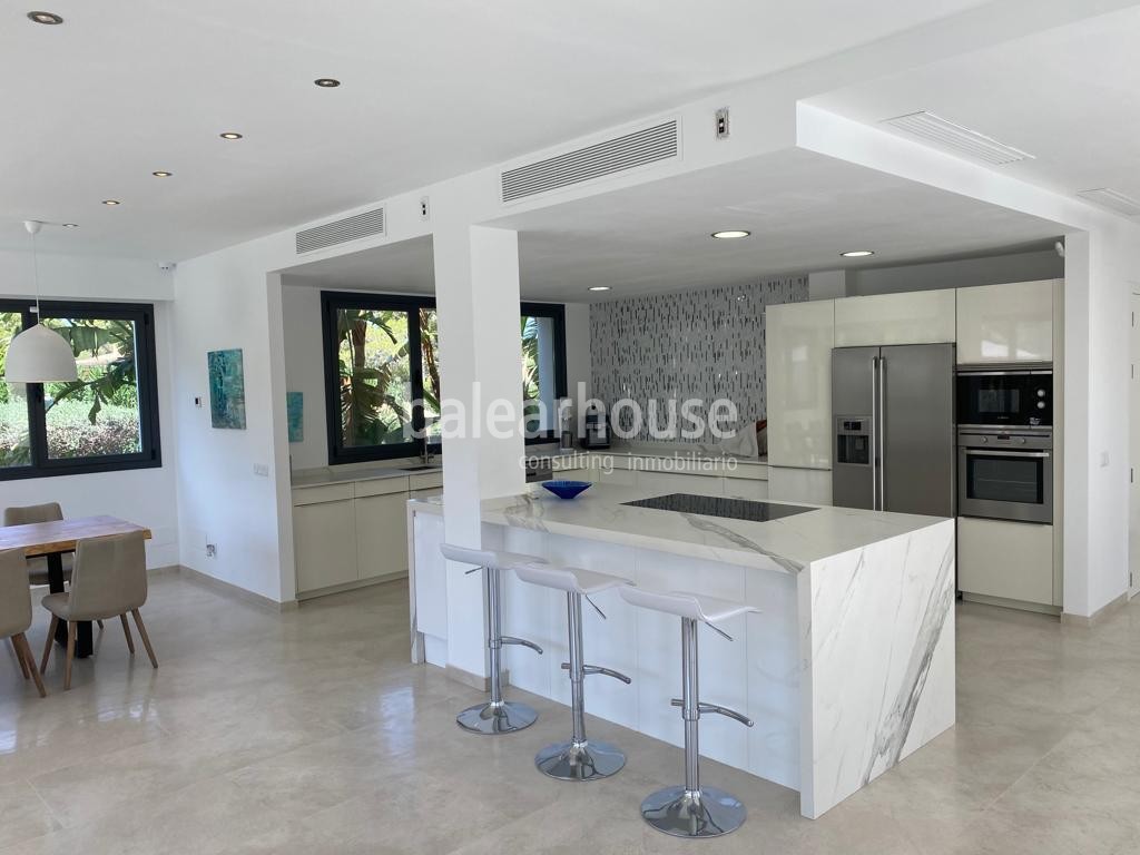 Villa moderna en Nova Santa Ponsa cerca del Club Náutico.
