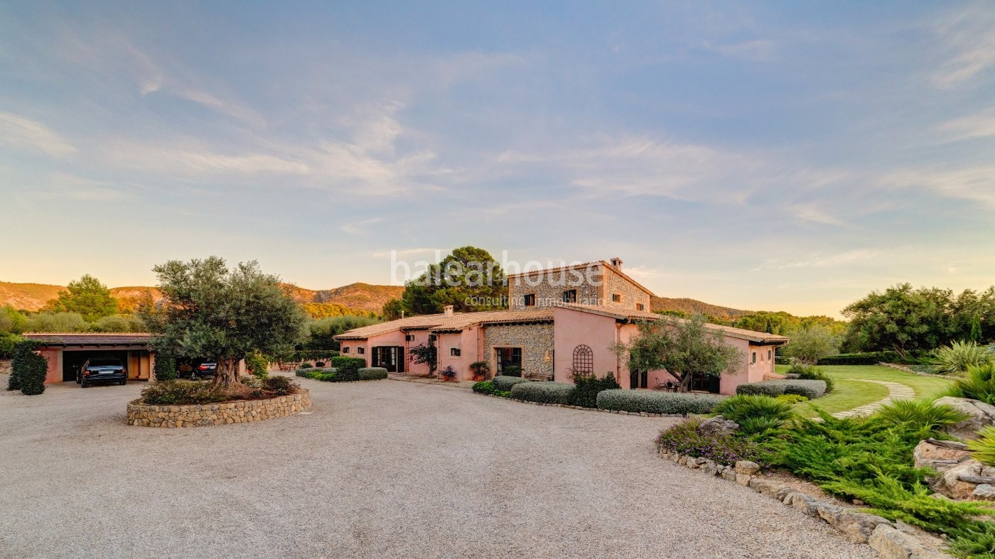 Beautiful finca with horse stables and wonderful views in Calviá
