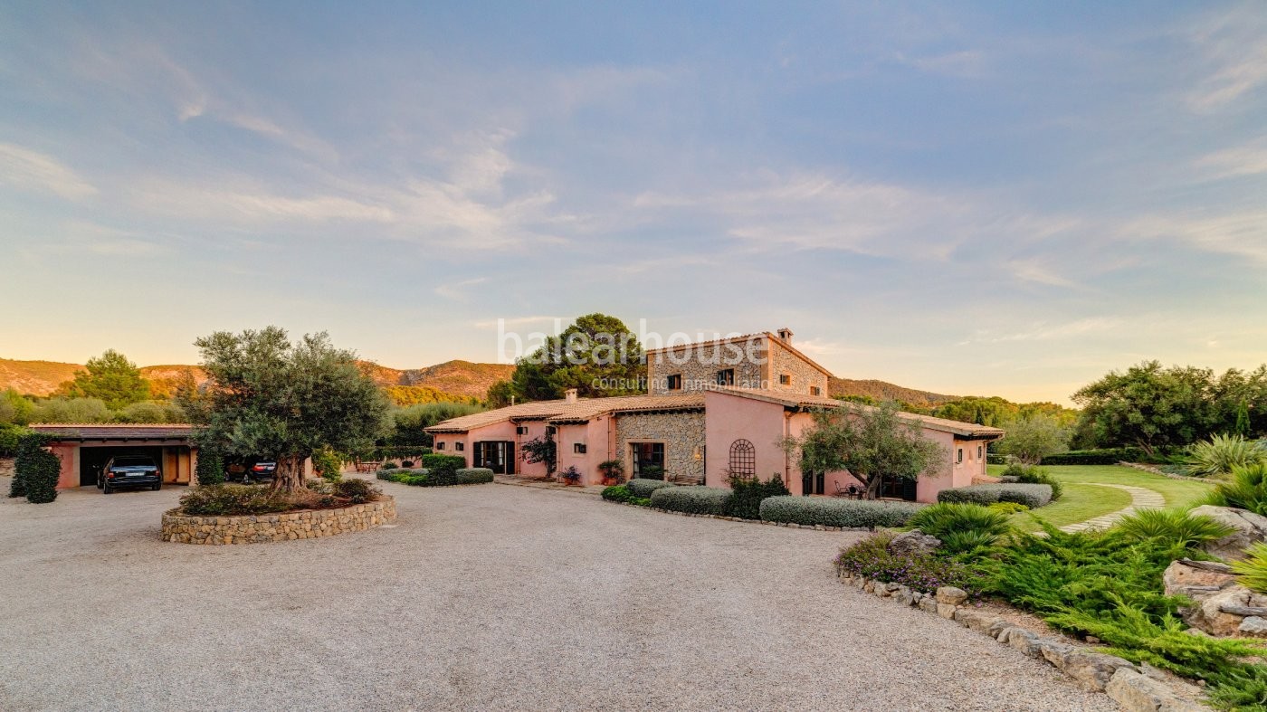 Wunderschöne Finca mit Pferdestallungen und herrlicher Aussicht in Calviá