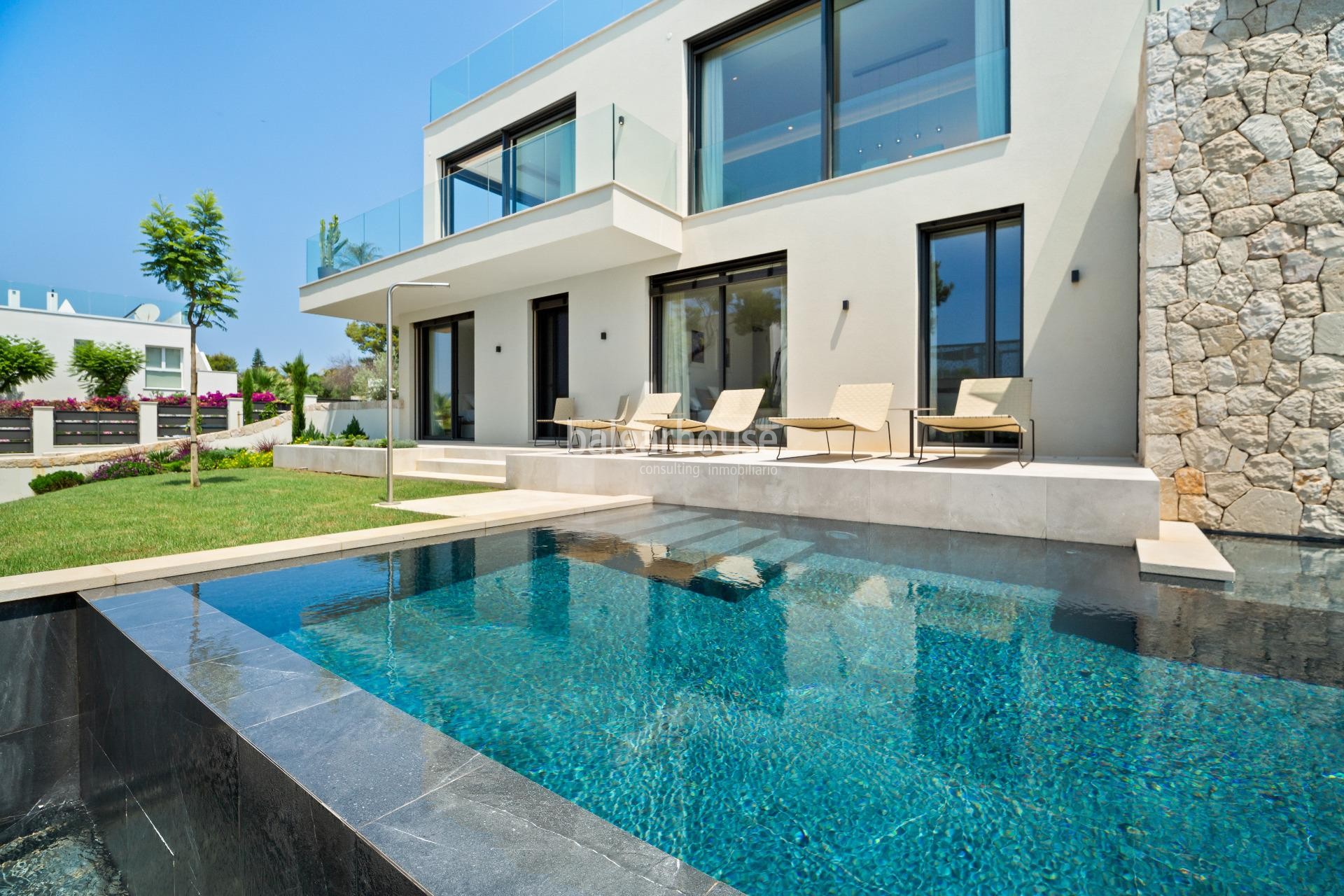 Bright new villa in modern design with excellent sea views in exclusive area of Santa Ponsa