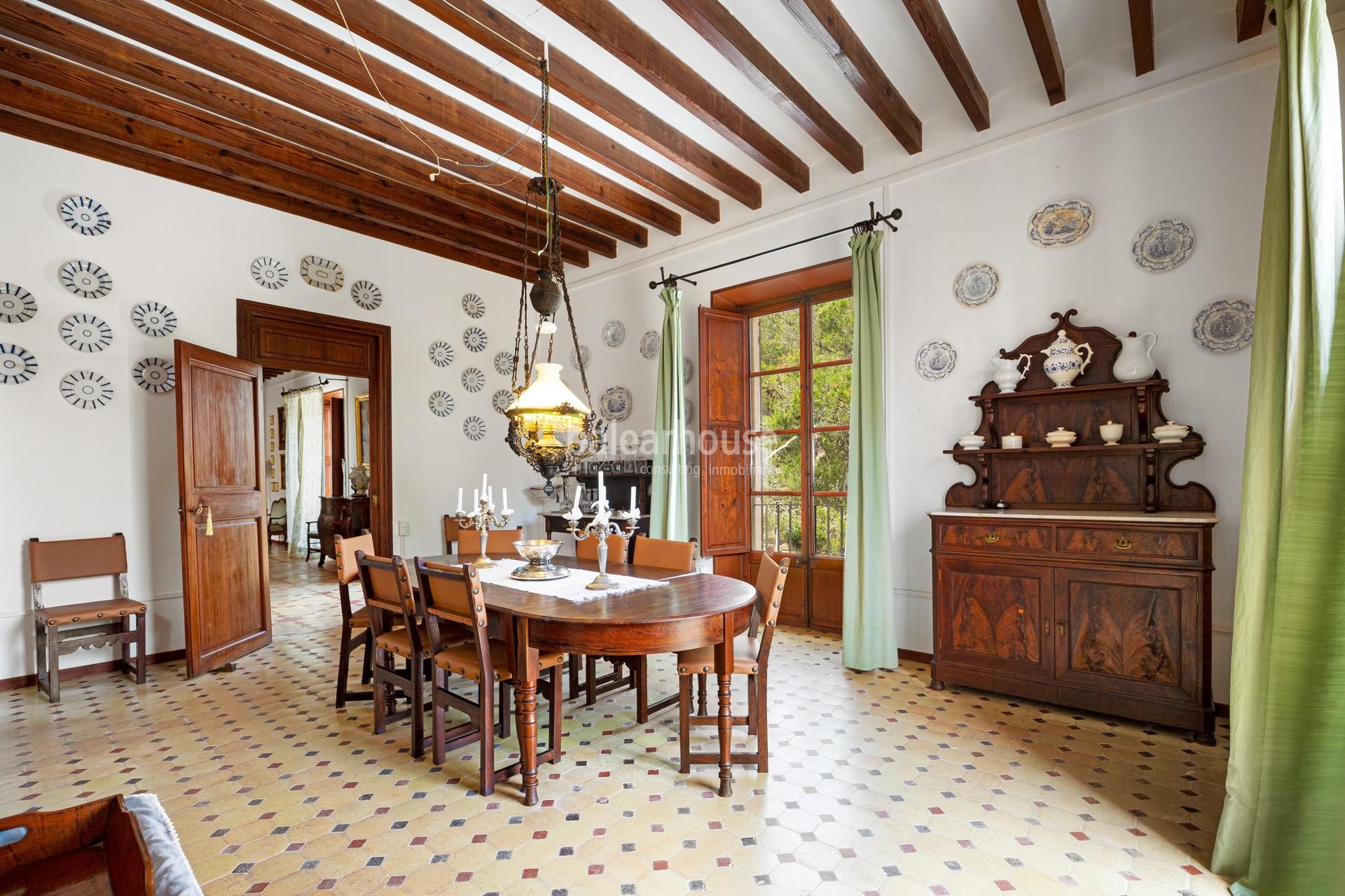 Extensive property with finca, detached villa and house with accommodation in a natural paradise