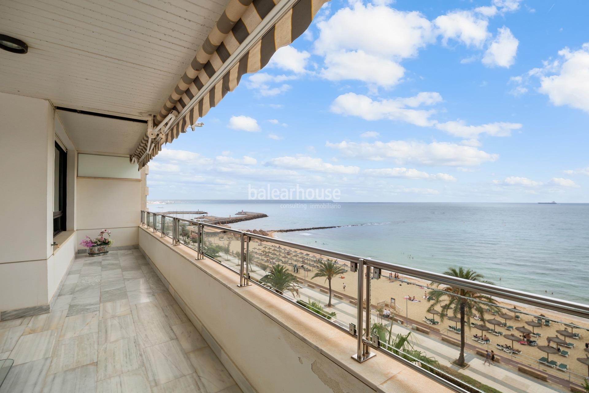 Excellent first line beach flat in Portixol with stunning sea views.