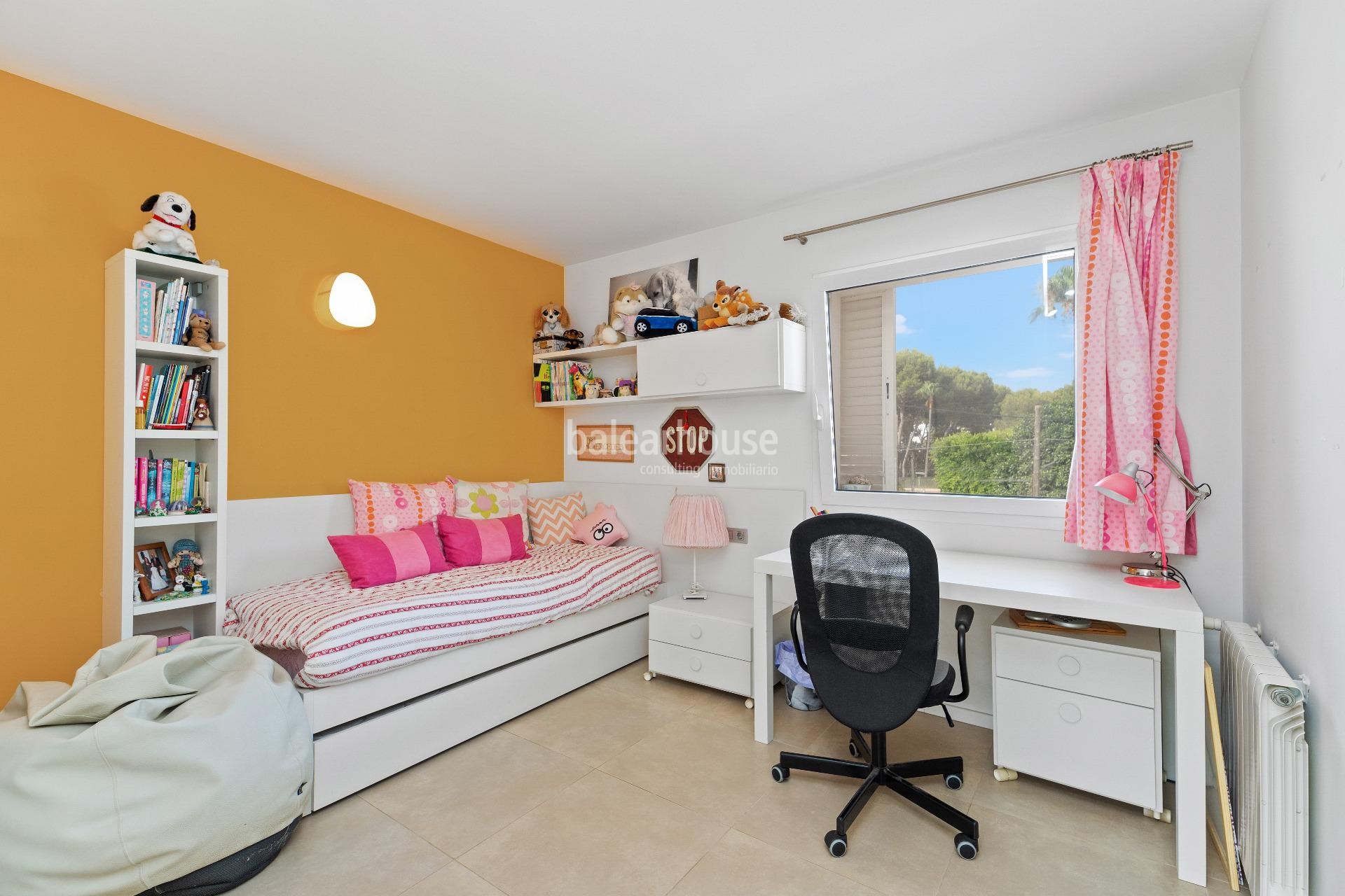 Excellent modern villa with terraces and large swimming pool close to the beach of Palma