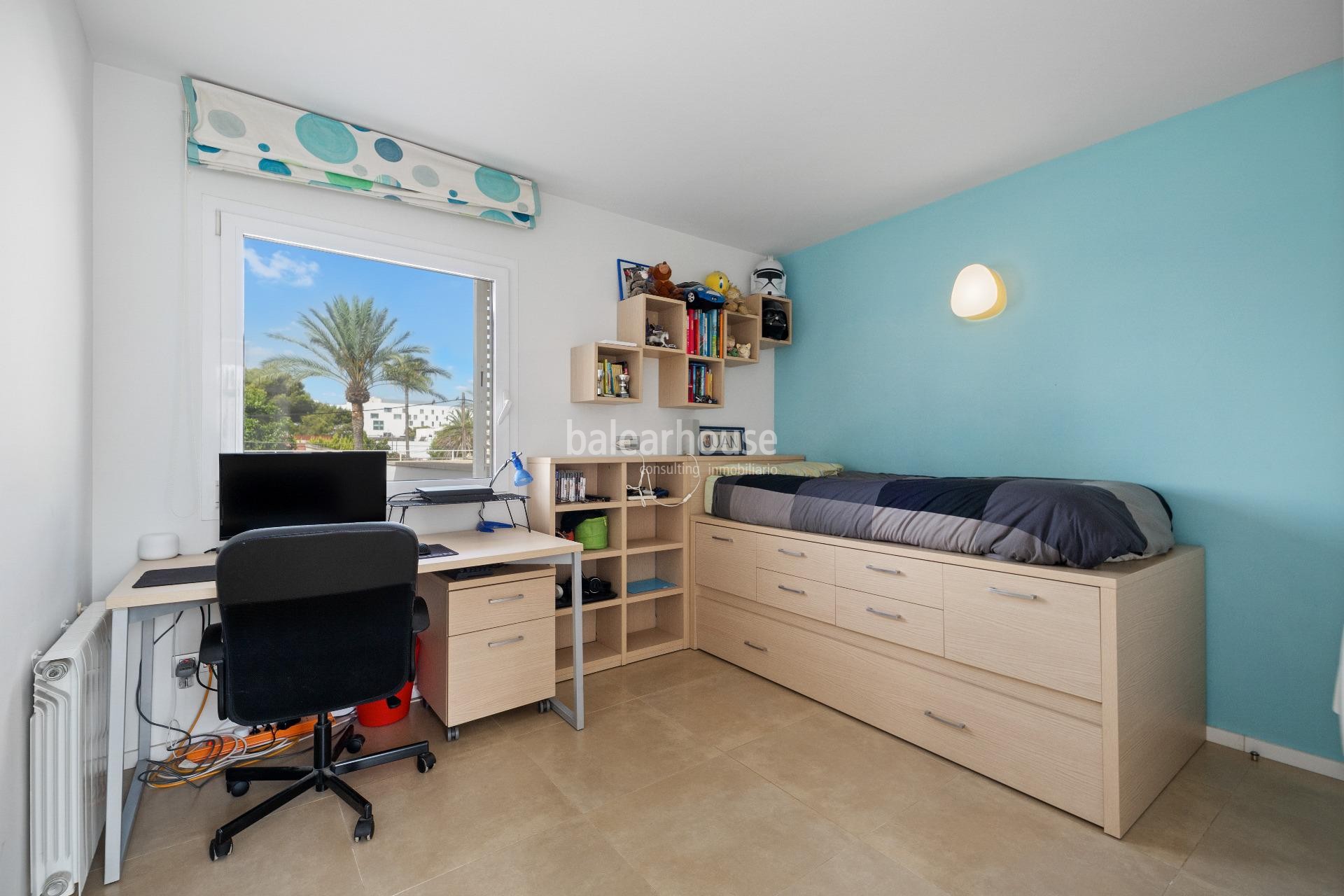 Excellent modern villa with terraces and large swimming pool close to the beach of Palma