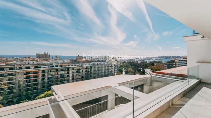 Spectacular designer penthouse in the centre of Palma with large terraces and beautiful views.