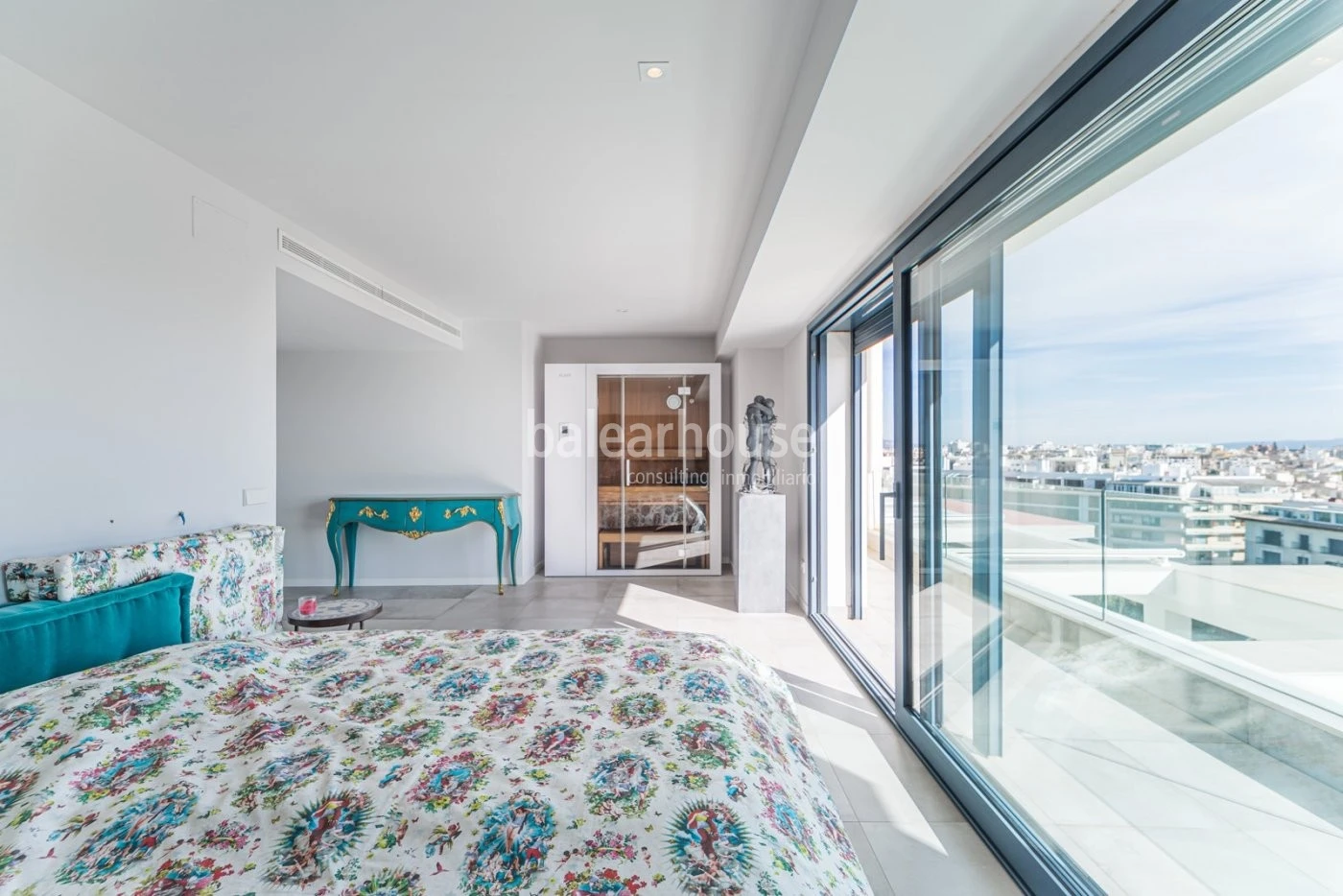 Espectacular ático de diseño en el centro de Palma con grandes terrazas y preciosas vistas.