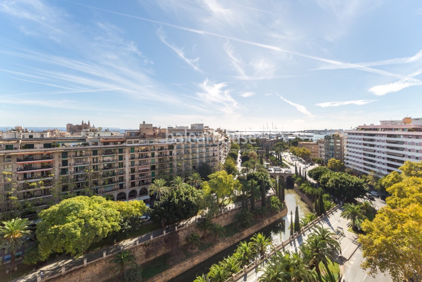 Spektakuläres Designer-Penthouse im Zentrum von Palma mit großen Terrassen und schöner Aussicht.