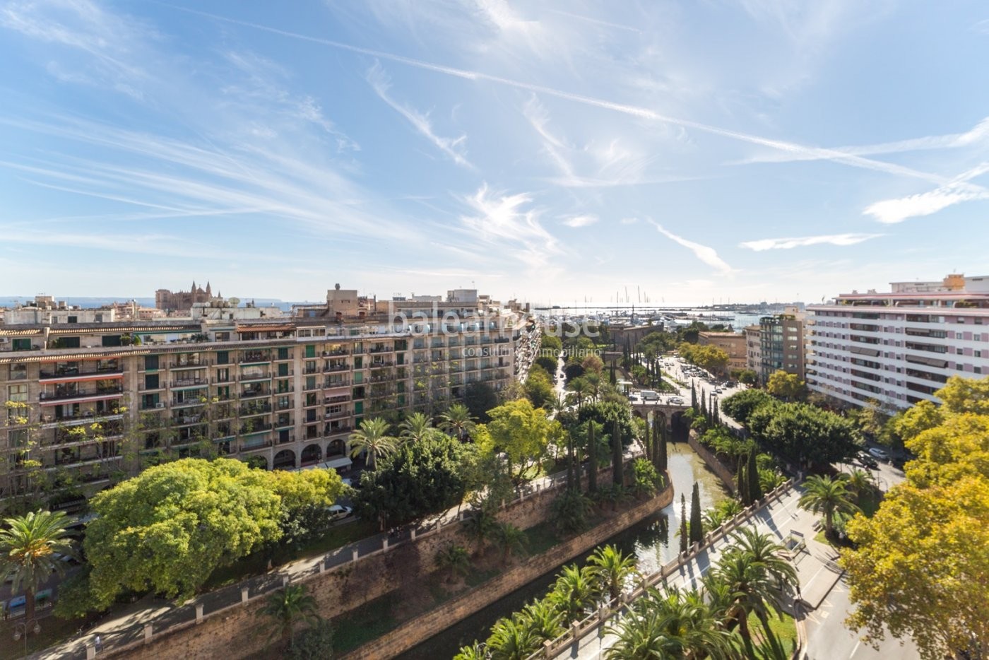 Espectacular ático de diseño en el centro de Palma con grandes terrazas y preciosas vistas.