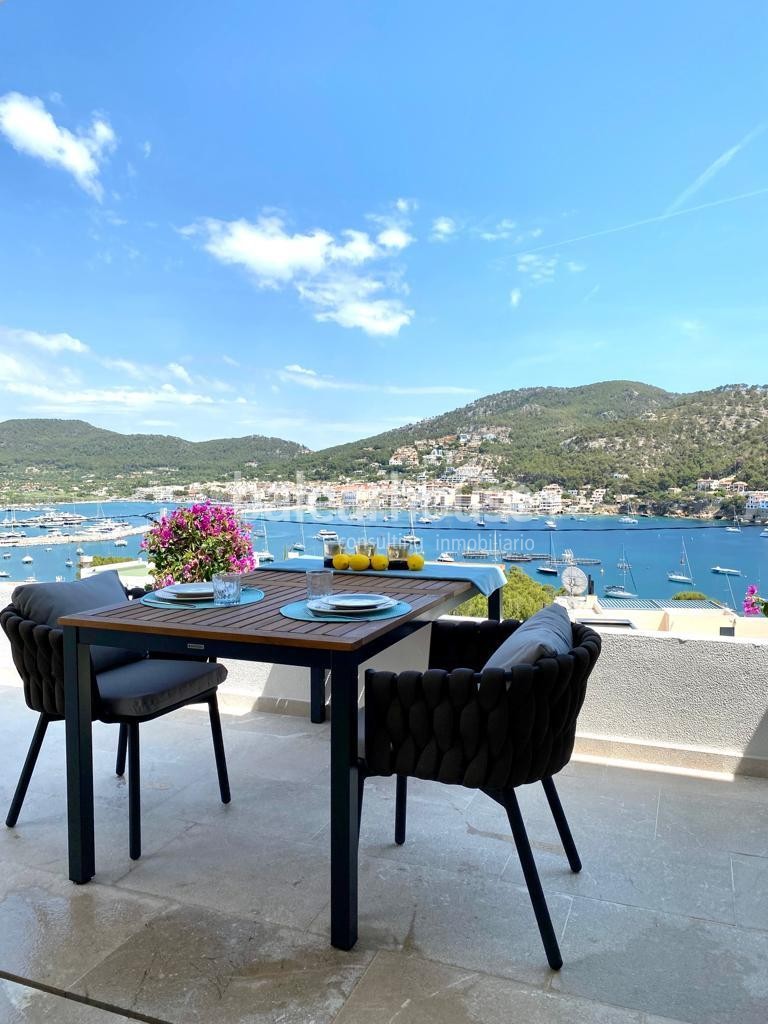 Spectacular sea views from this fabulous modern flat in Puerto de Andratx