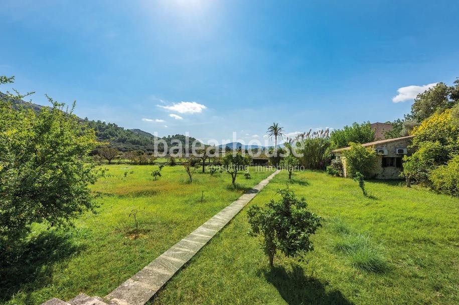 Large rustic finca in Cala San Vicente with several guest houses and extensive outdoor areas