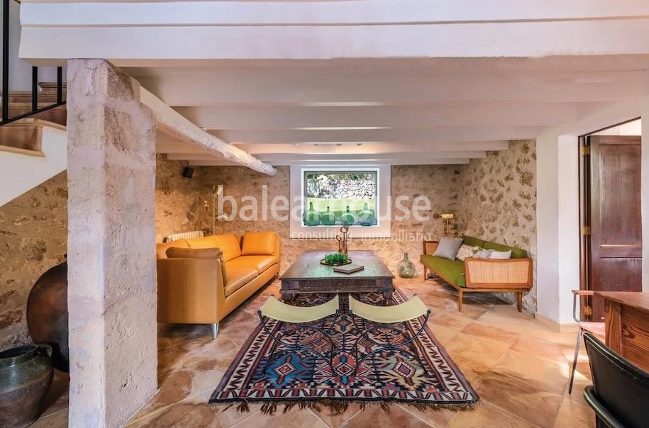 Large rustic finca in Cala San Vicente with several guest houses and extensive outdoor areas