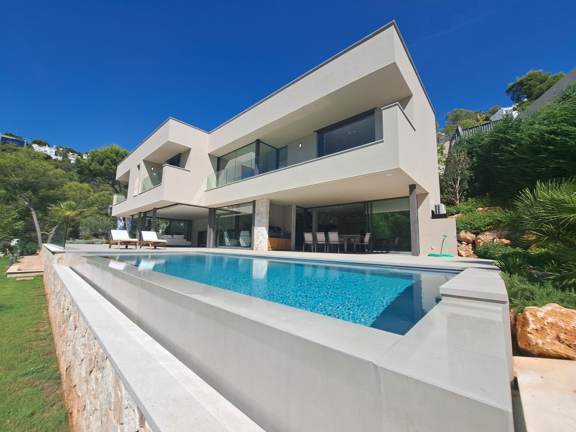 Espectacular villa moderna de obra nueva con bonitas vistas en Costa den Blanes