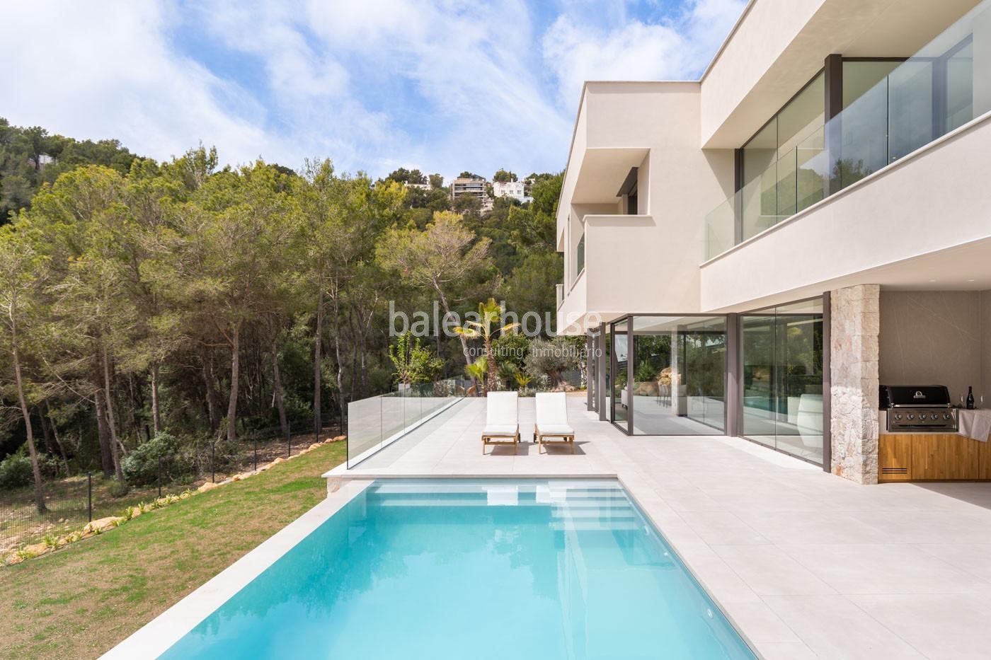 Spectacular new modern villa with beautiful views in Costa den Blanes