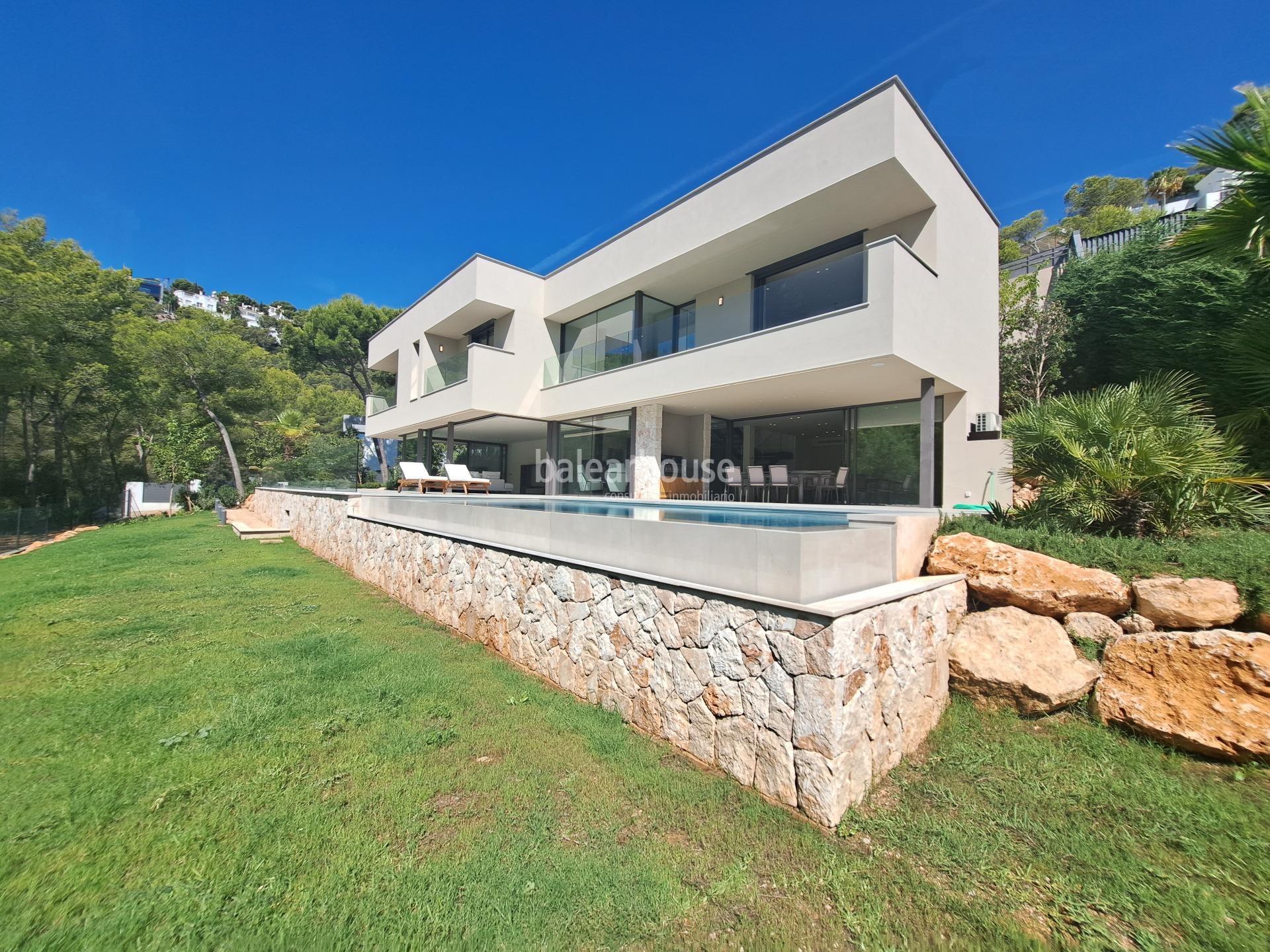 Spectacular new modern villa with beautiful views in Costa den Blanes