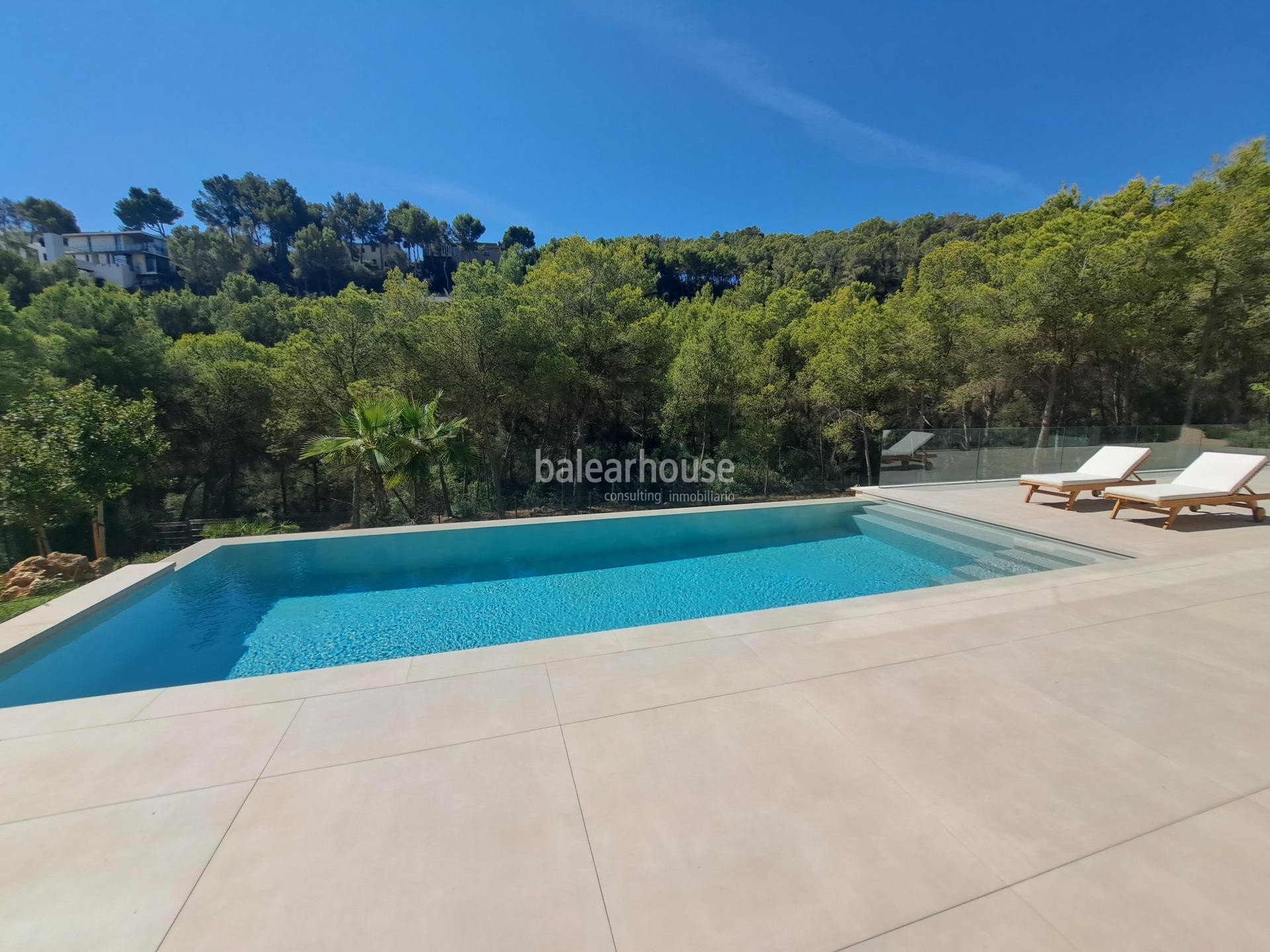 Spectacular new modern villa with beautiful views in Costa den Blanes