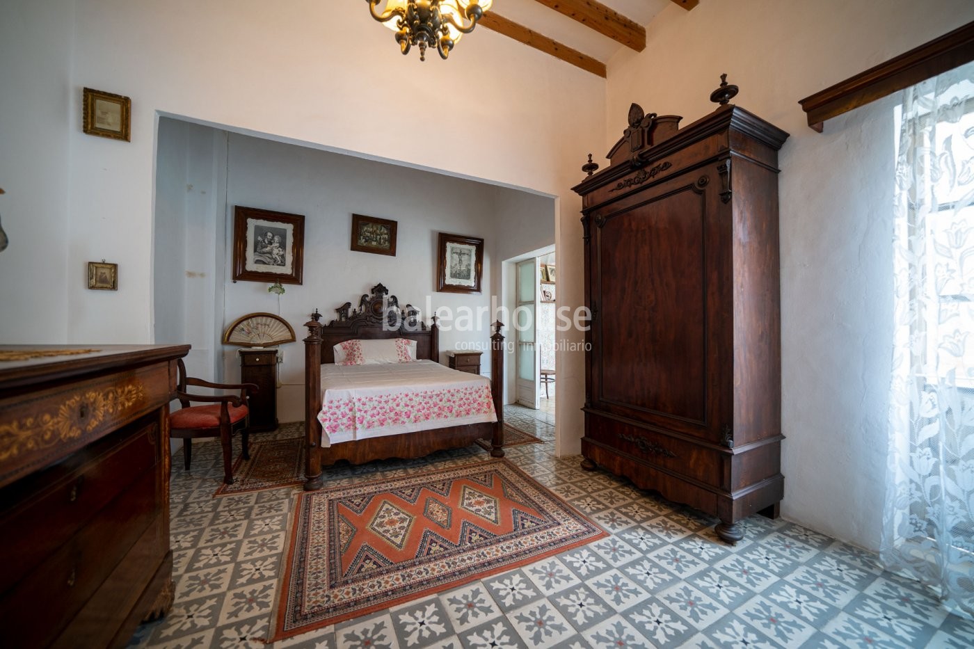 Historic townhouse with great potential in the centre of Andratx