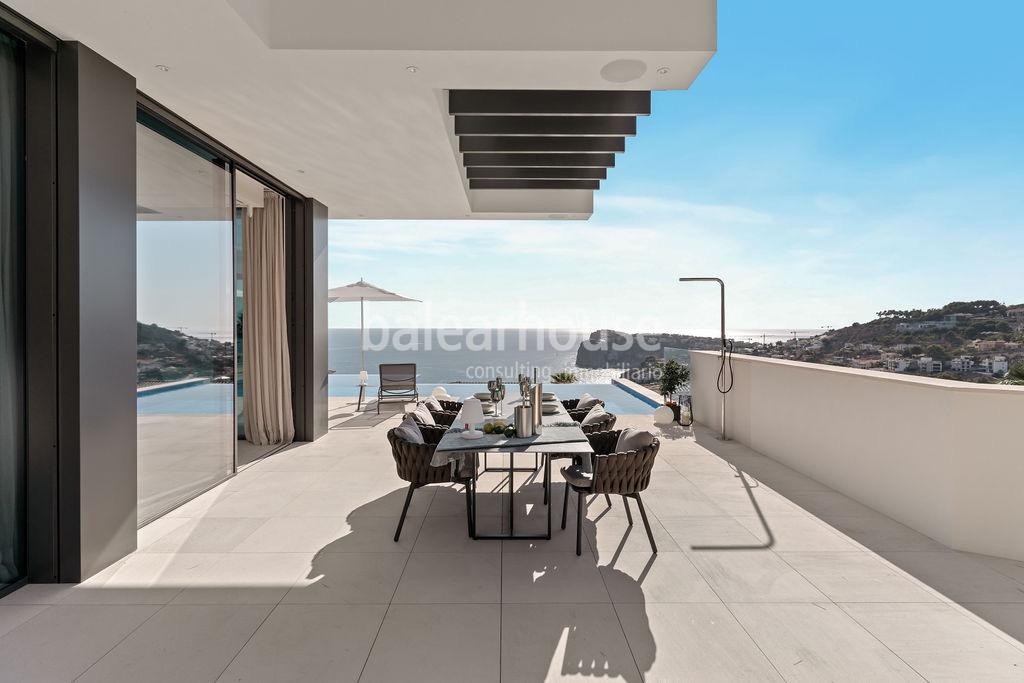 Exklusive Neubauvilla in Cala Llamp mit atemberaubenden Meeresblicken