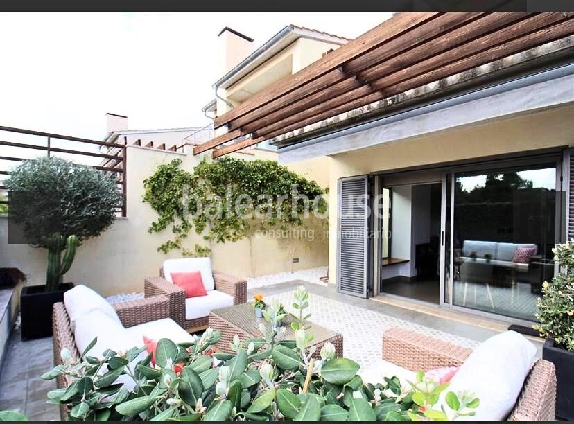 Excelente chalet pareado con modernos y luminosos interiores en el verde entorno de Sa Teulera