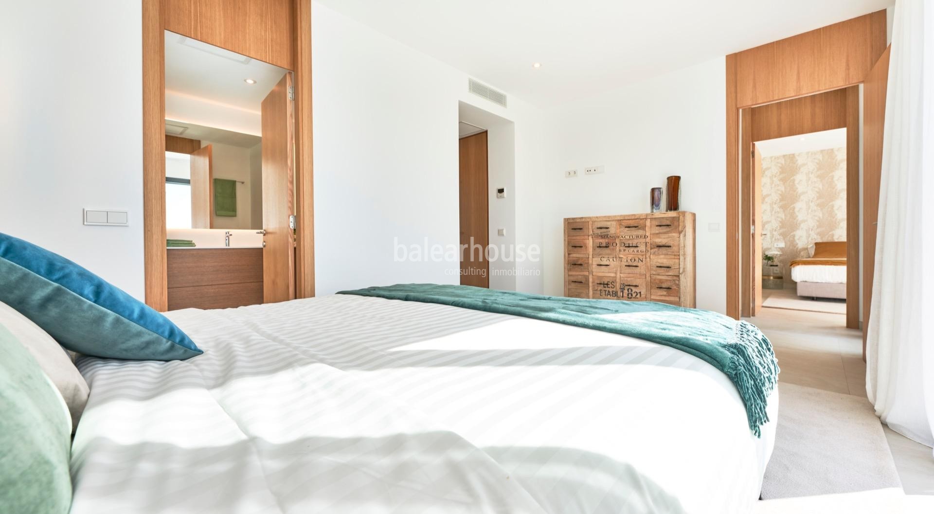 Modern new villas near the beach of Sa Rápita with private garden and swimming pool
