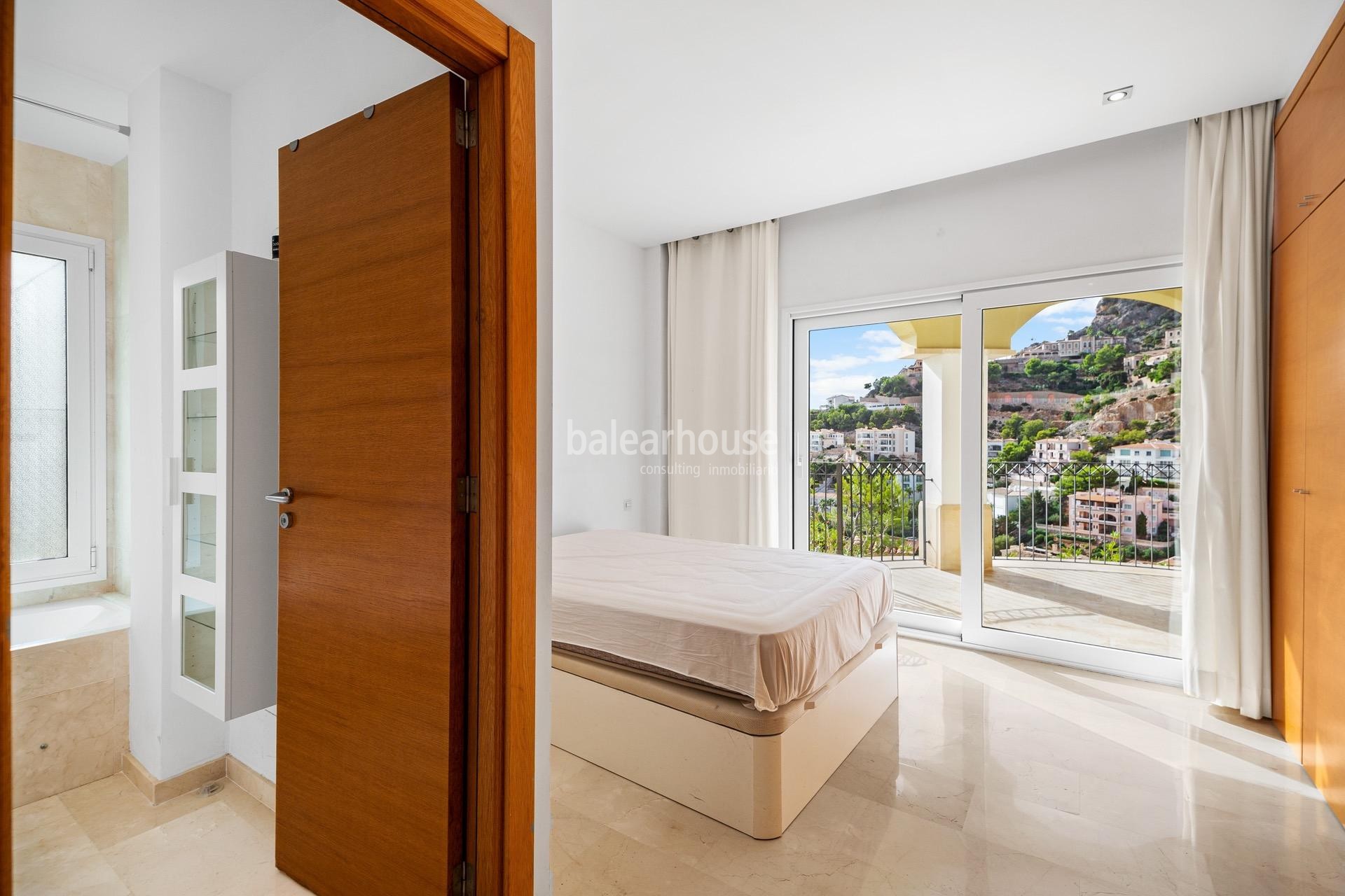 Excelente vivienda como un mirador con impresionantes vistas al mar en el Puerto de Andratx