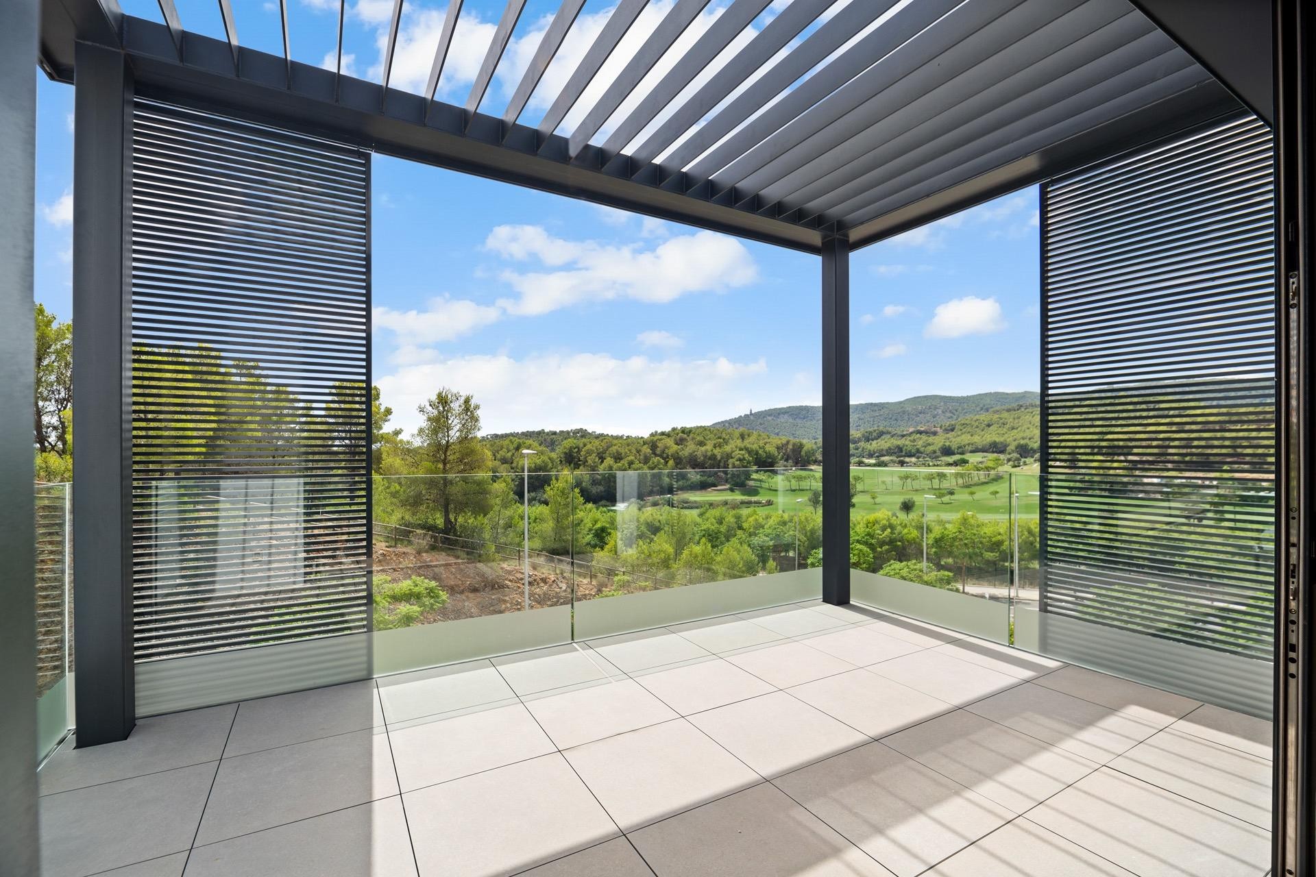 Excelente ático a estrenar con solarium privado y magníficas vistas al golf en Son Quint - Palma