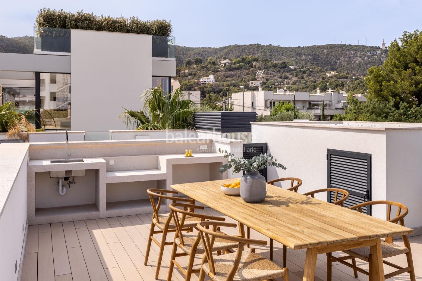 Excelente ático nuevo con magníficas vistas al mar y solárium privado con piscina en San Agustín