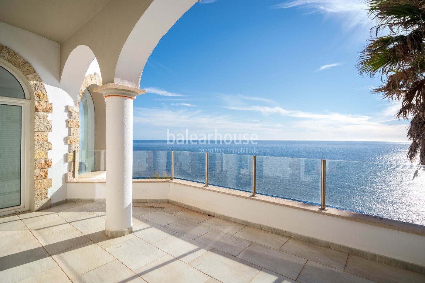 Seafront villa in Port Adriano with breathtaking views and sunsets