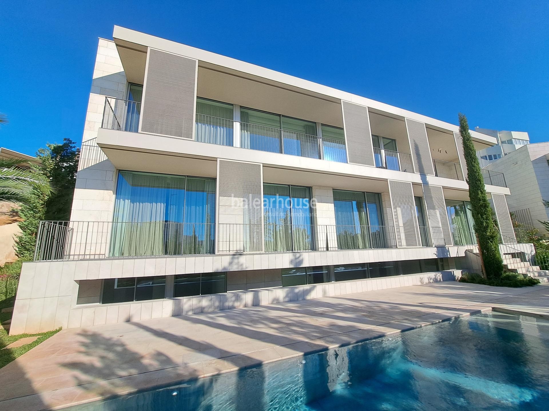 Nueva villa de diseño moderno, altas calidades y vistas al mar en la excelente zona de la Bonanova